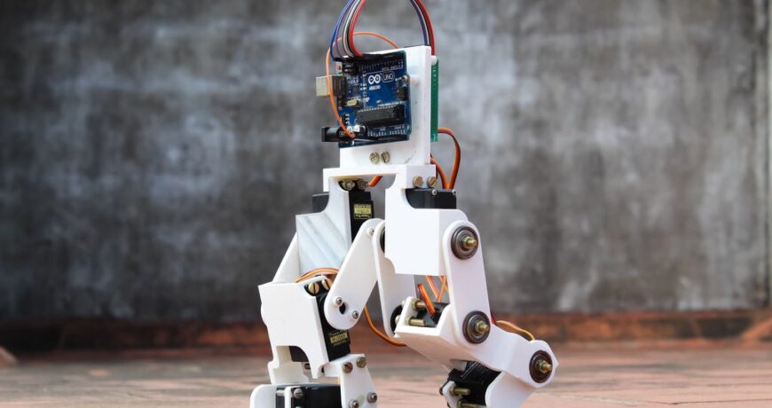 construyendo un bot bipedo basado en arduino 5eeffd2c5e54f - Electrogeek