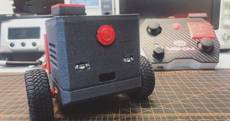 conoce a mrk blockvader un pequeno robot movil que es muy divertido 5f09095c32531 - Electrogeek